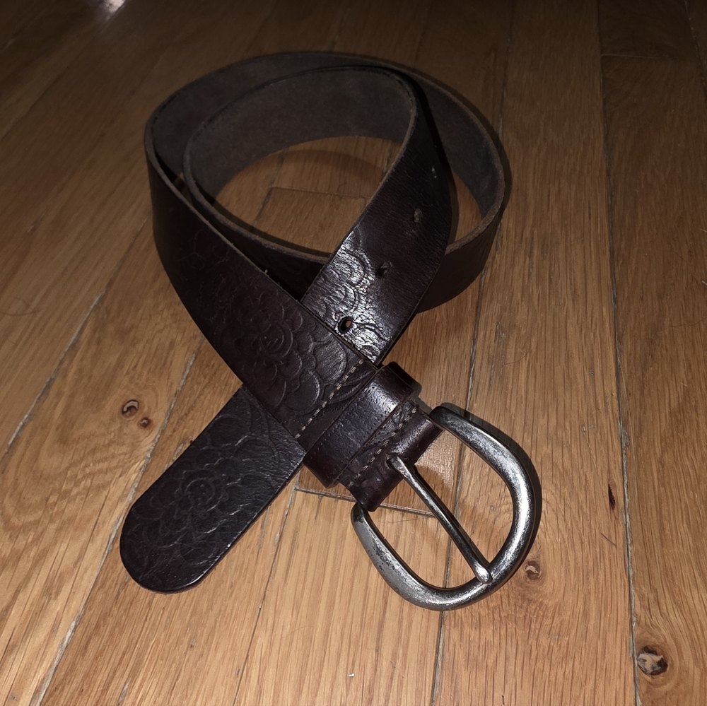 VINTAGE FOSSIL LARGE 42" LEATHER EMBOSSED FLORAL CHOCOLATE BROWN BELT  LQQK